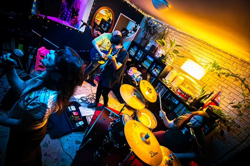 Crowd Surf @ The Flat Top. Photo by Marlowe Sunshine